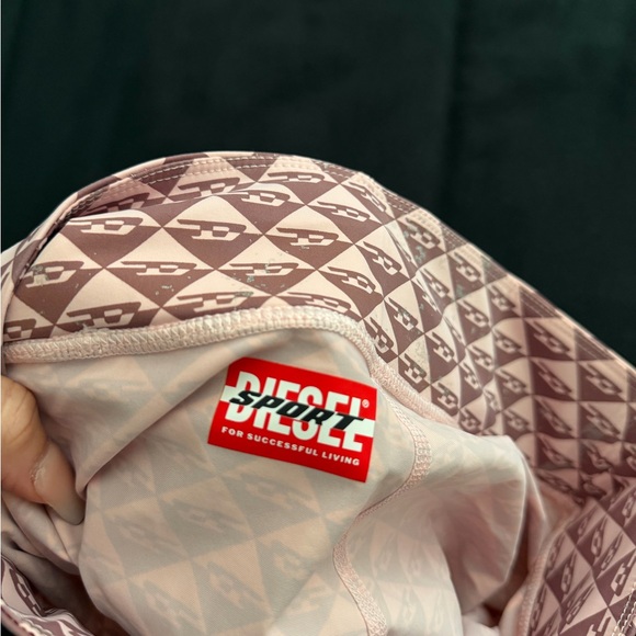 Diesel Set - Picture 7 of 10